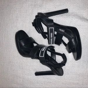 Michael Kors, Strapped Heel, 6.5